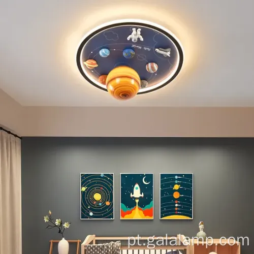 Lâmpada de teto liderada por astronauta legal para os quartos das crianças